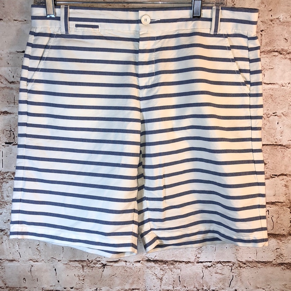 GAP Khaki Boyfriend Roll Up Shorts